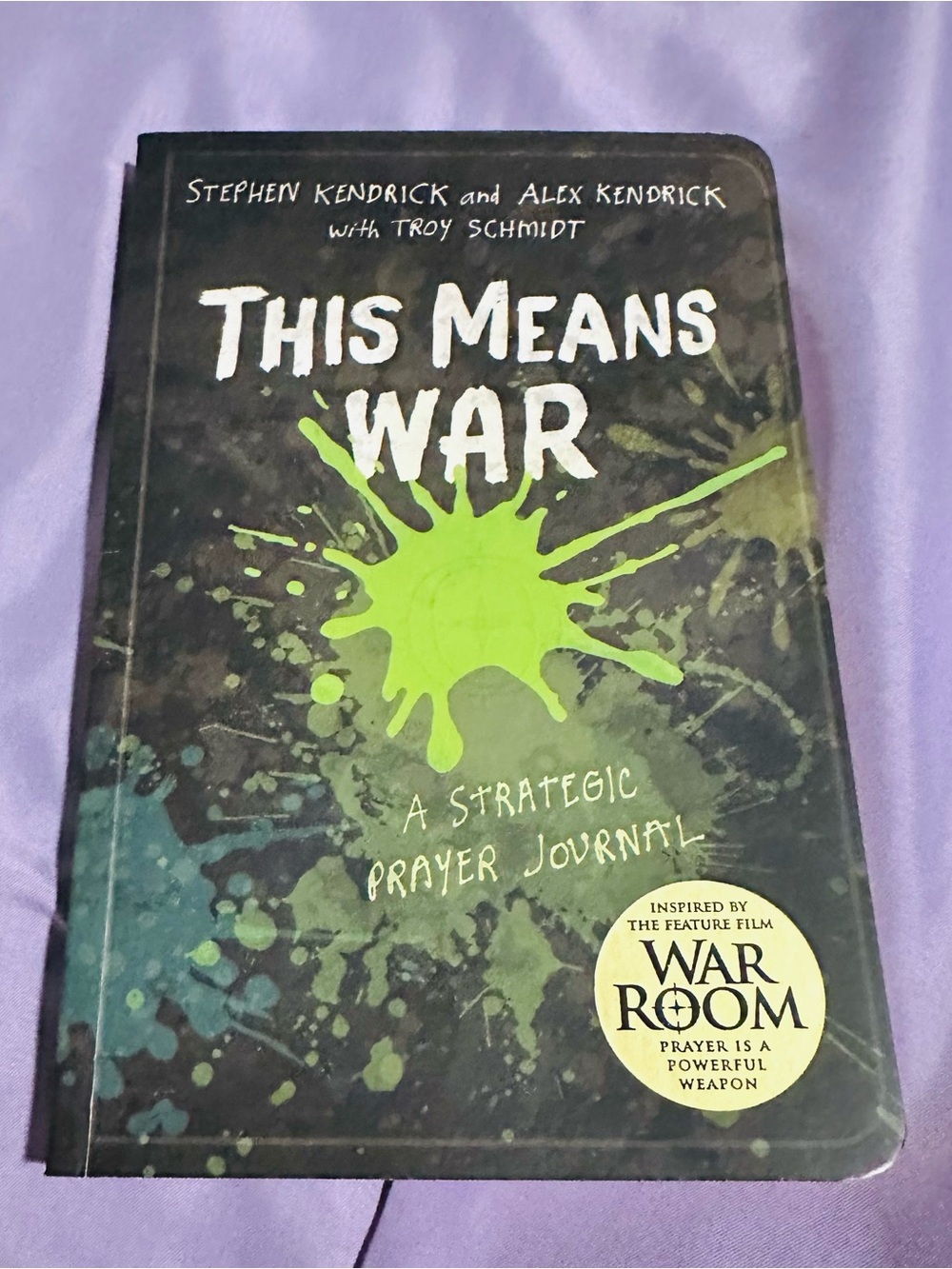 This Means War - A Strategic Prayer Journal (Black & Green)
